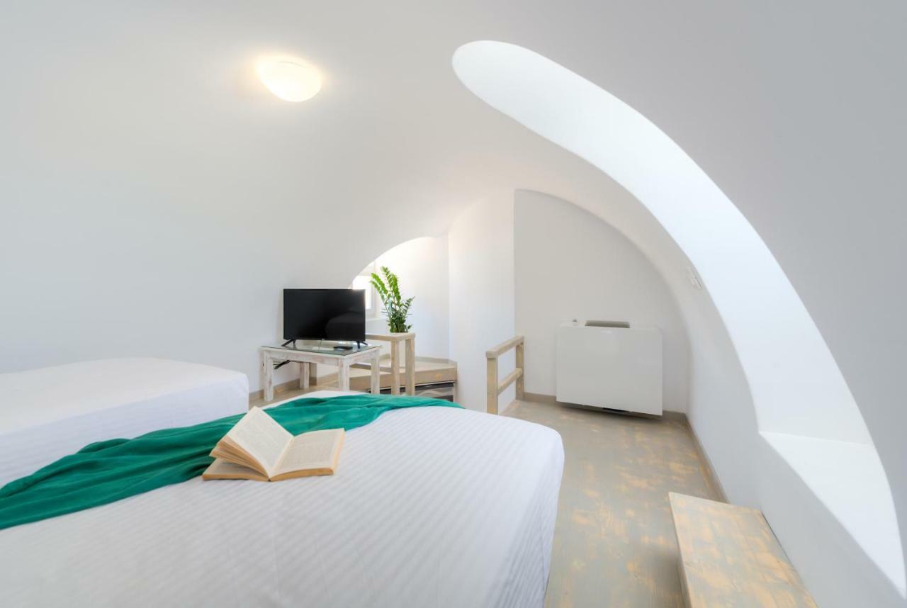 Crystal Villas Santorini Vothon Bagian luar foto